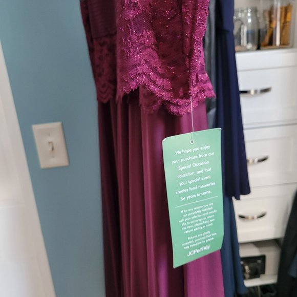 Jackie Jon Wine Lace Dress Sz 16 NWT - Picture 10 of 10